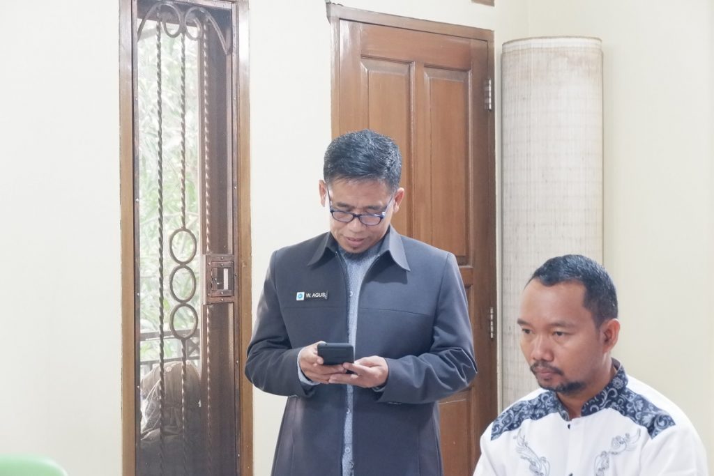 Bapak H. Wayan Agus Raiyan membacakan susunan acara